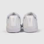 hvite Nfinity Vengeance cheer sko sett bakfra med god hælstøtte